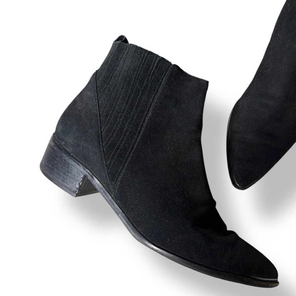 MARC FISHER Yommi Chelsea Bootie Black Suede Leather Pointed Toe Ankle Boots 9